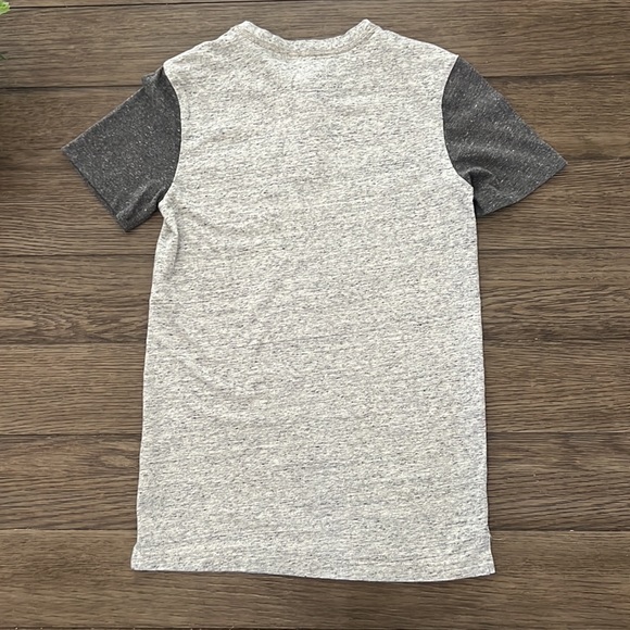 Old Navy boys tee shirt - Picture 7 of 10